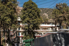 Moon Hotel Mallital, Near Nainital High Court